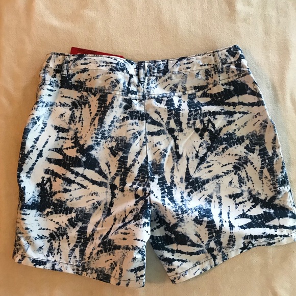 North face Girls’s XL shorts. FINAL PRICE!! - Picture 8 of 8